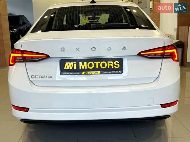Белый Шкода Октавия, объемом двигателя 1.4 л и пробегом 108 тыс. км за 20000 $, фото 4 на Automoto.ua