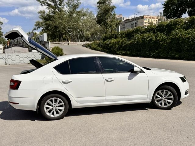 Білий Шкода Октавія, об'ємом двигуна 0 л та пробігом 200 тис. км за 15700 $, фото 8 на Automoto.ua