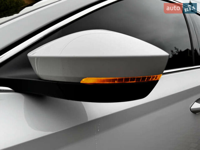 Белый Шкода Октавия, объемом двигателя 2 л и пробегом 262 тыс. км за 22250 $, фото 19 на Automoto.ua