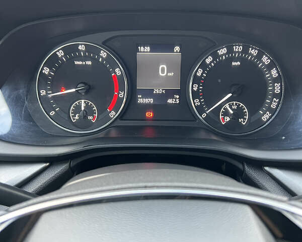 Шкода Октавия 2020 в Киеве на Automoto.ua Белый Шкода Октавия, объемом двигателя 1.4 л и пробегом 263 тыс. км за 14800 $, фото 14 на Automoto.ua