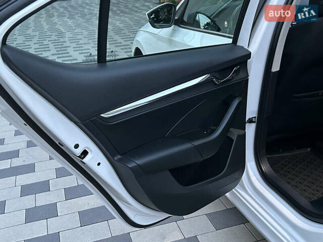 Шкода Октавия 2020 в Мукачеве на Automoto.ua Белый Шкода Октавия, объемом двигателя 1.4 л и пробегом 174 тыс. км за 18299 $, фото 46 на Automoto.ua