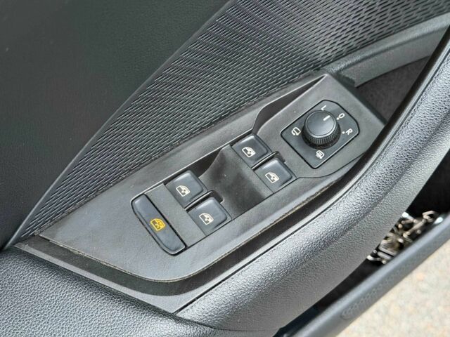 Белый Шкода Октавия, объемом двигателя 2 л и пробегом 258 тыс. км за 22000 $, фото 16 на Automoto.ua