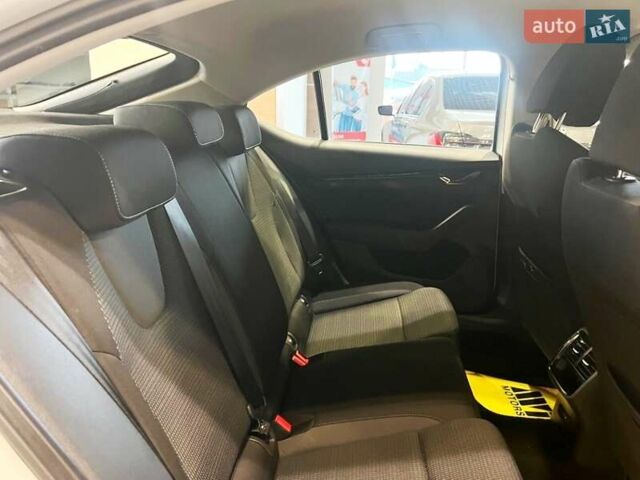 Белый Шкода Октавия, объемом двигателя 1.4 л и пробегом 108 тыс. км за 20000 $, фото 51 на Automoto.ua