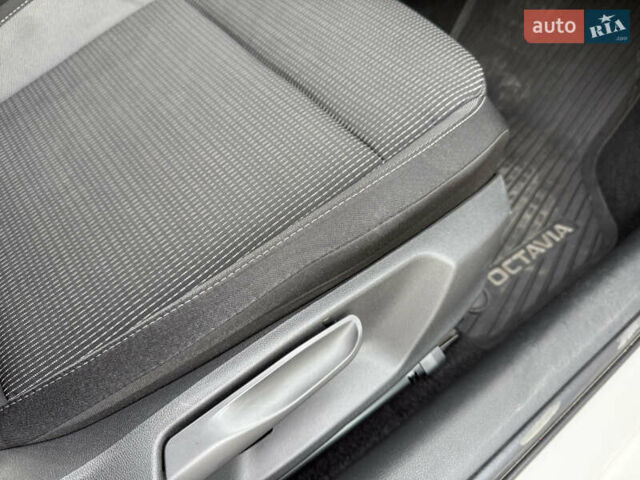 Белый Шкода Октавия, объемом двигателя 1.4 л и пробегом 126 тыс. км за 17500 $, фото 22 на Automoto.ua