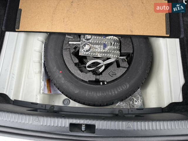 Белый Шкода Октавия, объемом двигателя 1.6 л и пробегом 48 тыс. км за 15800 $, фото 24 на Automoto.ua