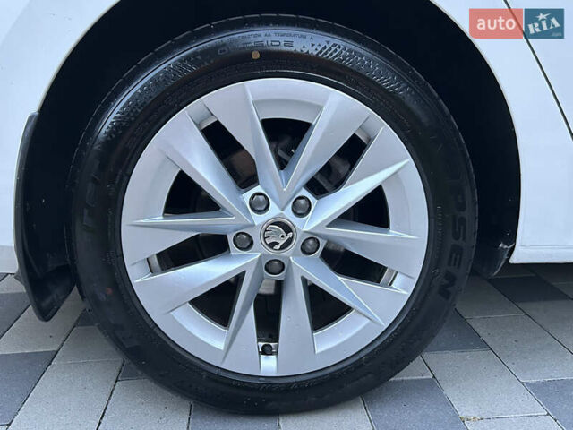 Шкода Октавия 2020 в Мукачеве на Automoto.ua Белый Шкода Октавия, объемом двигателя 1.4 л и пробегом 174 тыс. км за 18299 $, фото 12 на Automoto.ua