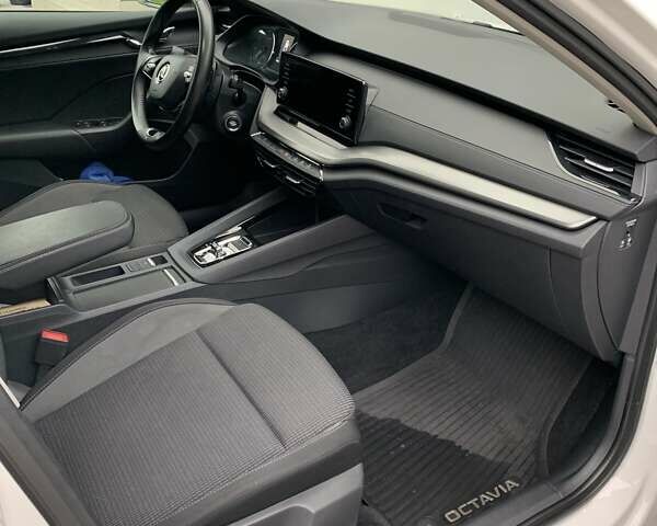 Шкода Октавия 2020 в Киеве на Automoto.ua Белый Шкода Октавия, объемом двигателя 1.4 л и пробегом 82 тыс. км за 20500 $, фото 13 на Automoto.ua