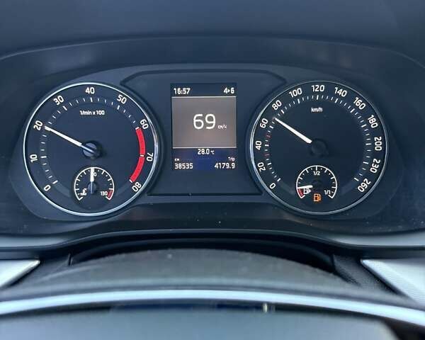Белый Шкода Октавия, объемом двигателя 1.5 л и пробегом 38 тыс. км за 20000 $, фото 15 на Automoto.ua