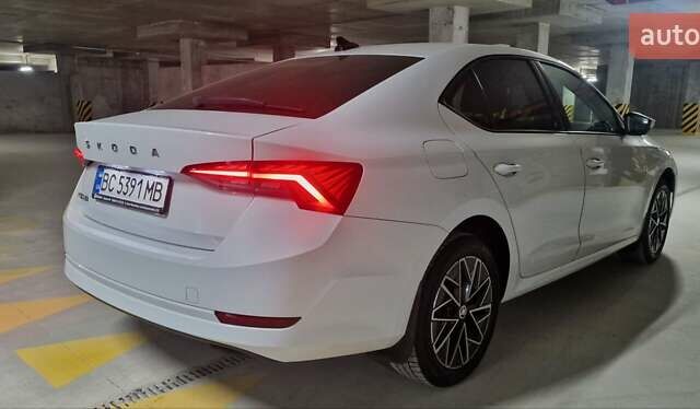 Белый Шкода Октавия, объемом двигателя 1.4 л и пробегом 214 тыс. км за 17500 $, фото 3 на Automoto.ua