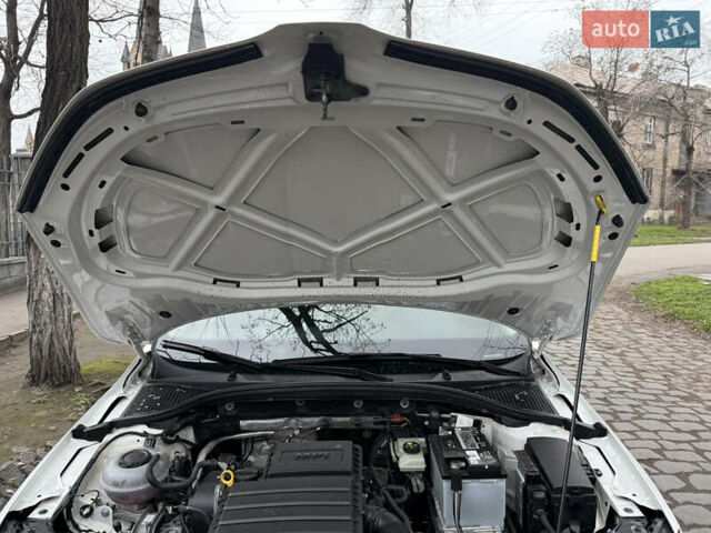 Белый Шкода Октавия, объемом двигателя 1.6 л и пробегом 48 тыс. км за 15800 $, фото 30 на Automoto.ua