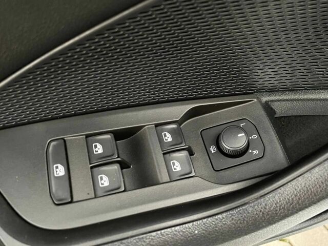 Шкода Октавия 2020 в Кривом Роге на Automoto.ua Белый Шкода Октавия, объемом двигателя 1.4 л и пробегом 75 тыс. км за 22400 $, фото 8 на Automoto.ua