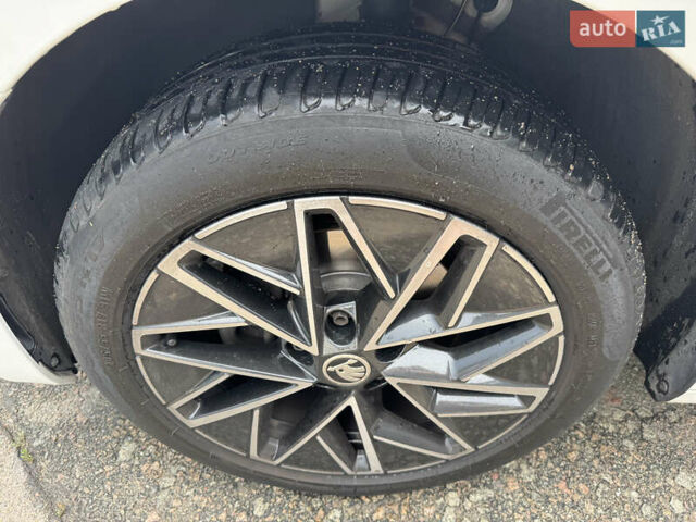 Шкода Октавия 2020 в Киеве на Automoto.ua Белый Шкода Октавия, объемом двигателя 1.4 л и пробегом 126 тыс. км за 18990 $, фото 10 на Automoto.ua