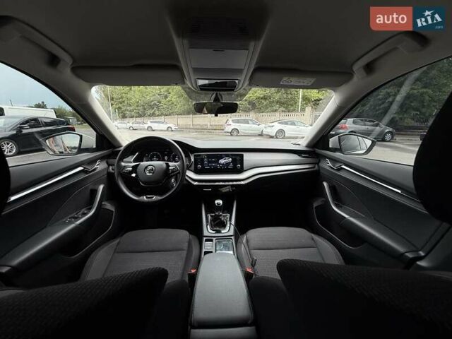 Белый Шкода Октавия, объемом двигателя 1.5 л и пробегом 67 тыс. км за 21500 $, фото 6 на Automoto.ua