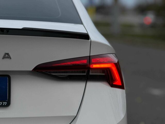 Белый Шкода Октавия, объемом двигателя 2 л и пробегом 258 тыс. км за 22000 $, фото 8 на Automoto.ua