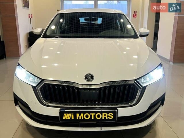 Белый Шкода Октавия, объемом двигателя 1.4 л и пробегом 108 тыс. км за 20000 $, фото 3 на Automoto.ua