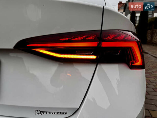 Белый Шкода Октавия, объемом двигателя 2 л и пробегом 262 тыс. км за 22250 $, фото 12 на Automoto.ua