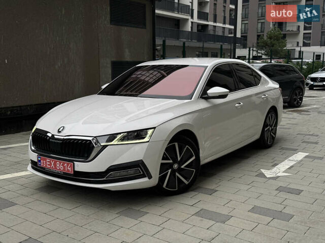 Белый Шкода Октавия, объемом двигателя 2 л и пробегом 230 тыс. км за 21500 $, фото 1 на Automoto.ua