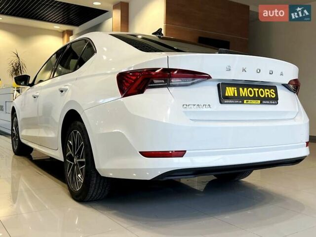 Белый Шкода Октавия, объемом двигателя 1.4 л и пробегом 108 тыс. км за 20000 $, фото 2 на Automoto.ua