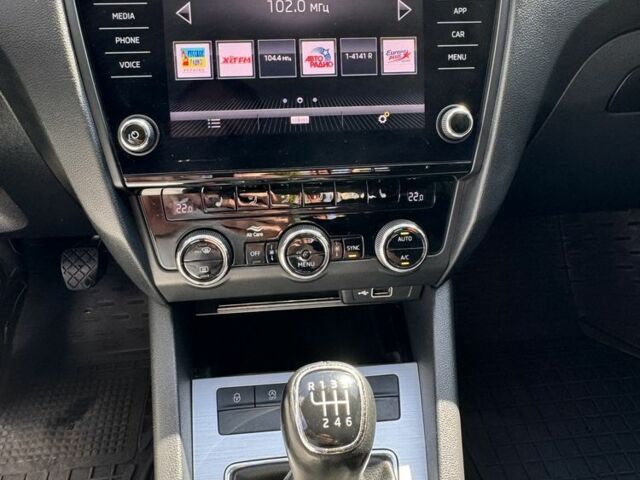 Білий Шкода Октавія, об'ємом двигуна 0 л та пробігом 200 тис. км за 15700 $, фото 6 на Automoto.ua