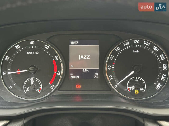 Белый Шкода Октавия, объемом двигателя 1.5 л и пробегом 70 тыс. км за 17900 $, фото 16 на Automoto.ua