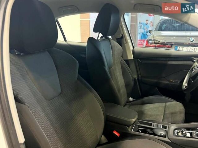 Белый Шкода Октавия, объемом двигателя 1.4 л и пробегом 108 тыс. км за 20000 $, фото 54 на Automoto.ua