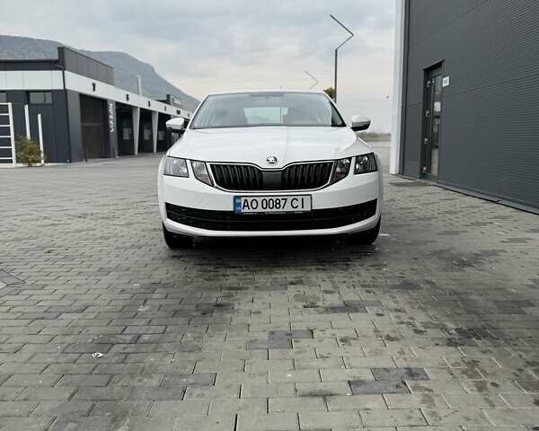 Білий Шкода Октавія, об'ємом двигуна 1.6 л та пробігом 40 тис. км за 14800 $, фото 5 на Automoto.ua