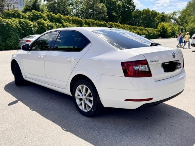 Білий Шкода Октавія, об'ємом двигуна 0 л та пробігом 200 тис. км за 15700 $, фото 1 на Automoto.ua