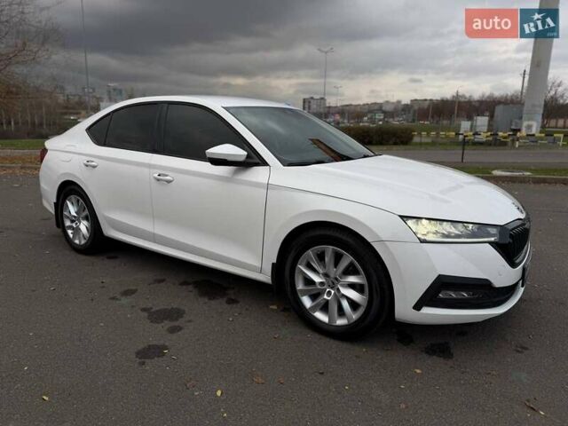 Білий Шкода Октавія, об'ємом двигуна 2 л та пробігом 258 тис. км за 22000 $, фото 17 на Automoto.ua