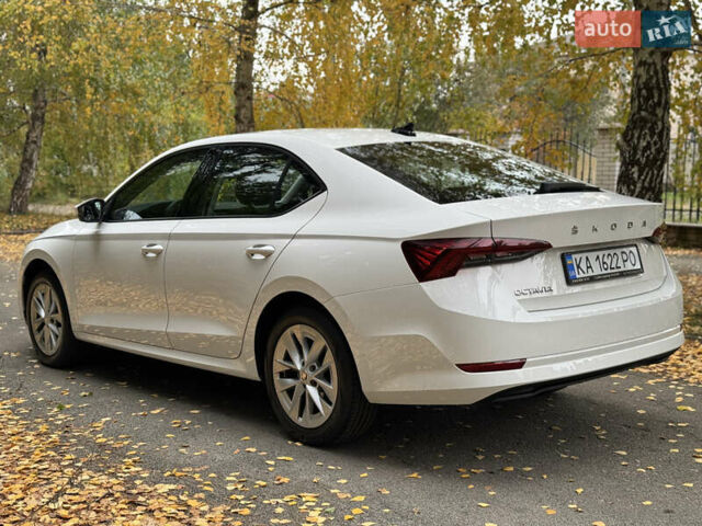 Белый Шкода Октавия, объемом двигателя 1.5 л и пробегом 70 тыс. км за 17900 $, фото 4 на Automoto.ua