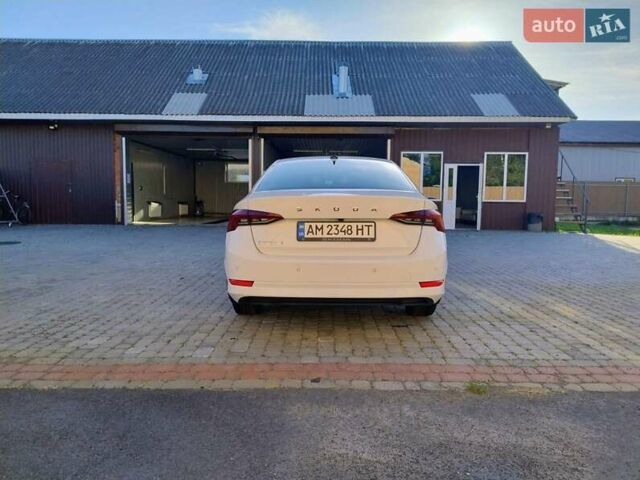 Белый Шкода Октавия, объемом двигателя 1.97 л и пробегом 255 тыс. км за 18300 $, фото 1 на Automoto.ua