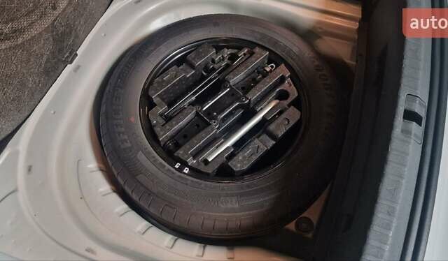 Белый Шкода Октавия, объемом двигателя 1.4 л и пробегом 214 тыс. км за 17500 $, фото 7 на Automoto.ua