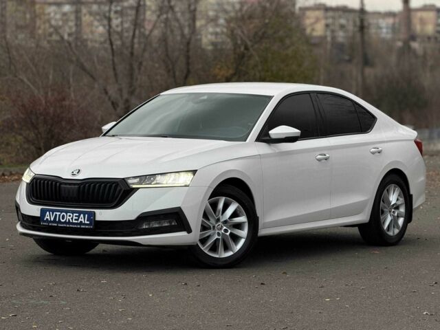 Белый Шкода Октавия, объемом двигателя 2 л и пробегом 258 тыс. км за 22000 $, фото 1 на Automoto.ua