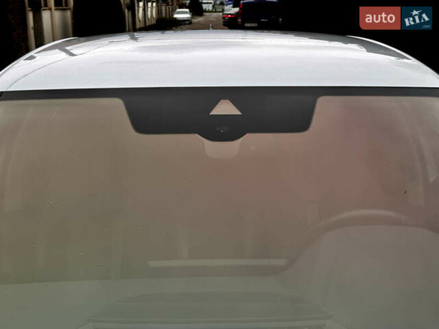 Белый Шкода Октавия, объемом двигателя 2 л и пробегом 262 тыс. км за 22250 $, фото 14 на Automoto.ua