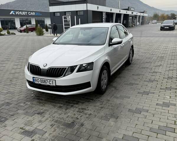 Білий Шкода Октавія, об'ємом двигуна 1.6 л та пробігом 40 тис. км за 14800 $, фото 6 на Automoto.ua