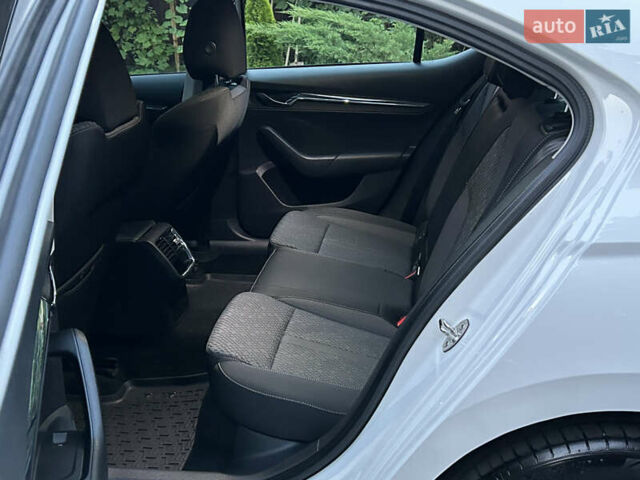 Шкода Октавия 2020 в Мукачеве на Automoto.ua Белый Шкода Октавия, объемом двигателя 1.4 л и пробегом 174 тыс. км за 18299 $, фото 45 на Automoto.ua