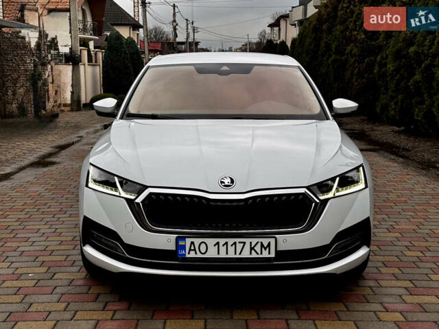 Белый Шкода Октавия, объемом двигателя 2 л и пробегом 262 тыс. км за 22250 $, фото 1 на Automoto.ua