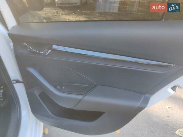 Белый Шкода Октавия, объемом двигателя 1.4 л и пробегом 107 тыс. км за 17900 $, фото 8 на Automoto.ua