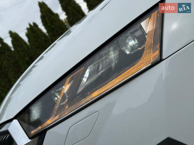 Белый Шкода Октавия, объемом двигателя 1.97 л и пробегом 177 тыс. км за 19999 $, фото 3 на Automoto.ua