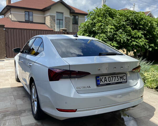 Белый Шкода Октавия, объемом двигателя 1.4 л и пробегом 57 тыс. км за 27500 $, фото 3 на Automoto.ua