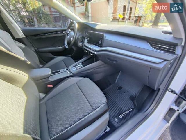 Белый Шкода Октавия, объемом двигателя 1.4 л и пробегом 107 тыс. км за 17900 $, фото 14 на Automoto.ua