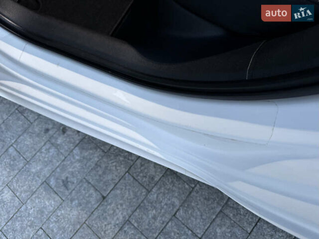 Белый Шкода Октавия, объемом двигателя 1.97 л и пробегом 243 тыс. км за 21500 $, фото 79 на Automoto.ua