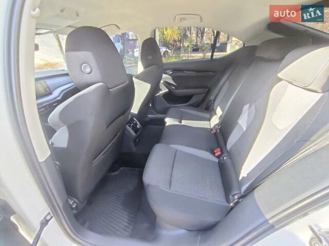 Белый Шкода Октавия, объемом двигателя 1.4 л и пробегом 107 тыс. км за 17900 $, фото 10 на Automoto.ua