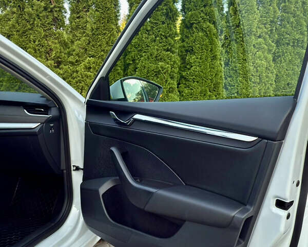 Білий Шкода Октавія, об'ємом двигуна 1.97 л та пробігом 178 тис. км за 19950 $, фото 47 на Automoto.ua