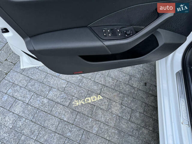 Белый Шкода Октавия, объемом двигателя 1.97 л и пробегом 243 тыс. км за 21500 $, фото 58 на Automoto.ua