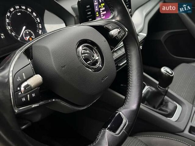 Білий Шкода Октавія, об'ємом двигуна 1.4 л та пробігом 117 тис. км за 18518 $, фото 13 на Automoto.ua