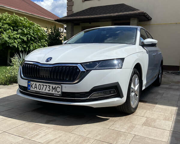 Белый Шкода Октавия, объемом двигателя 1.4 л и пробегом 57 тыс. км за 27500 $, фото 1 на Automoto.ua