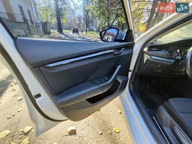 Белый Шкода Октавия, объемом двигателя 1.4 л и пробегом 107 тыс. км за 17900 $, фото 18 на Automoto.ua