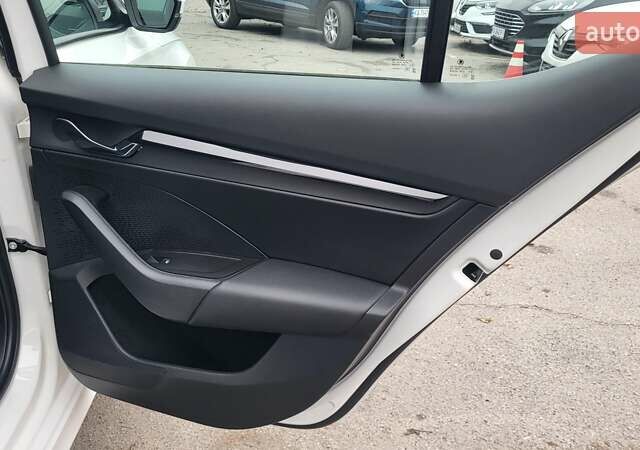 Белый Шкода Октавия, объемом двигателя 1.4 л и пробегом 98 тыс. км за 17990 $, фото 34 на Automoto.ua