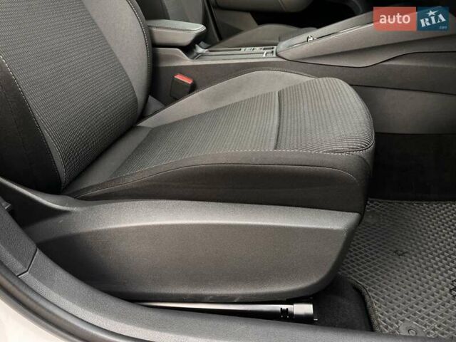 Білий Шкода Октавія, об'ємом двигуна 1.4 л та пробігом 124 тис. км за 19824 $, фото 33 на Automoto.ua