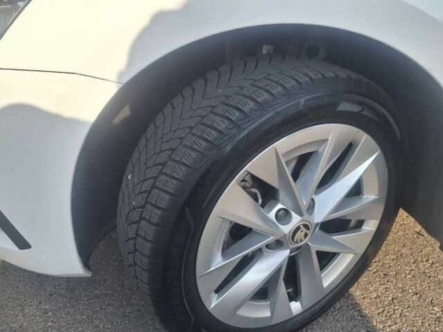 Шкода Октавия 2021 в Обухове на Automoto.ua Белый Шкода Октавия, объемом двигателя 1.4 л и пробегом 167 тыс. км за 17700 $, фото 12 на Automoto.ua